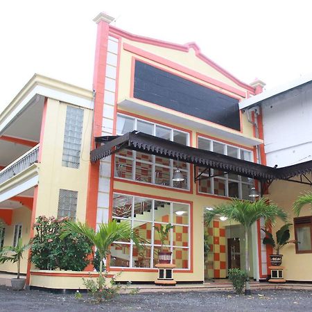 Sinar Bintang Hotel Cepu エクステリア 写真