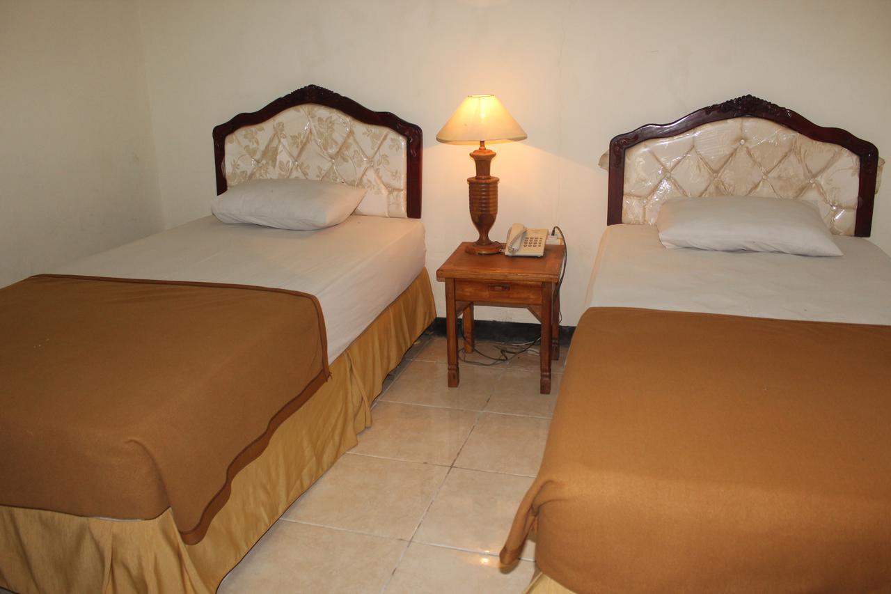 Sinar Bintang Hotel Cepu エクステリア 写真