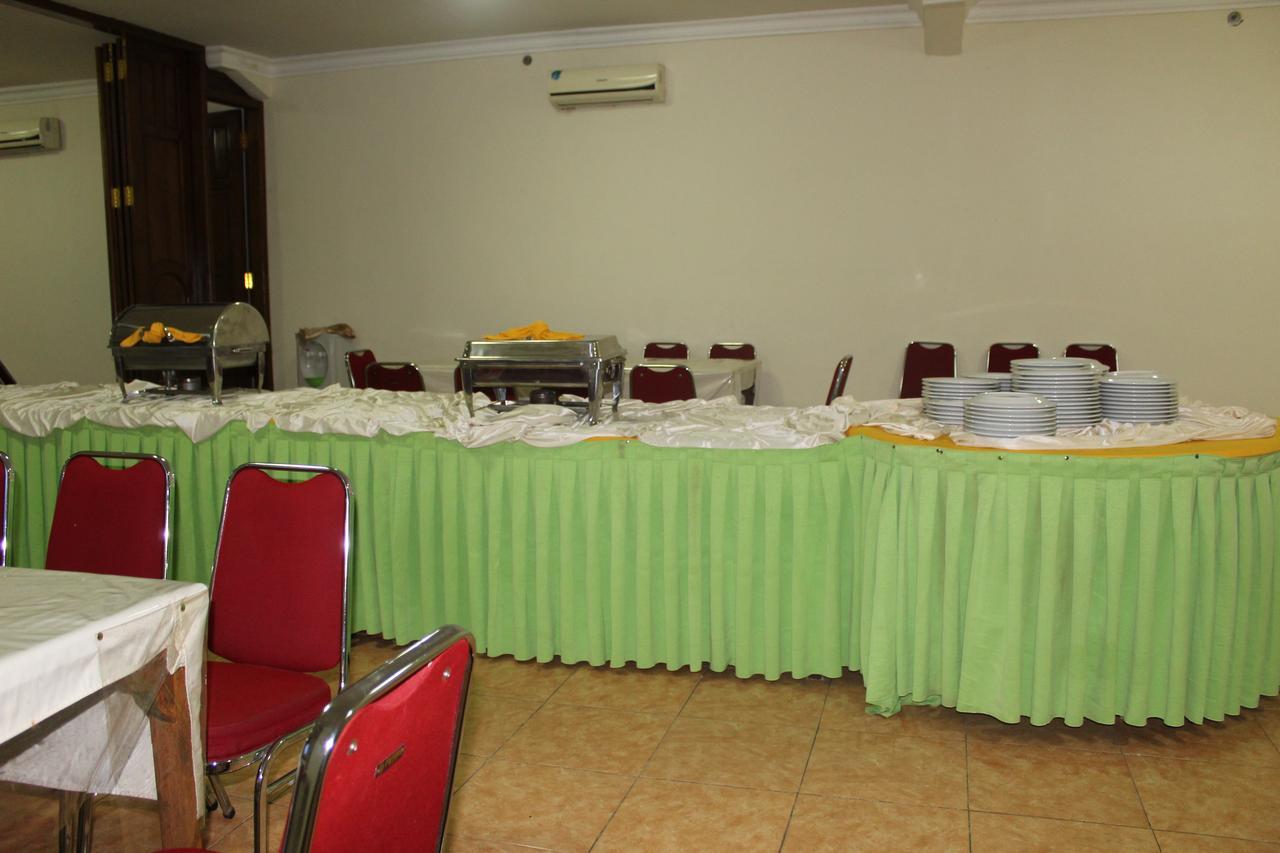 Sinar Bintang Hotel Cepu エクステリア 写真