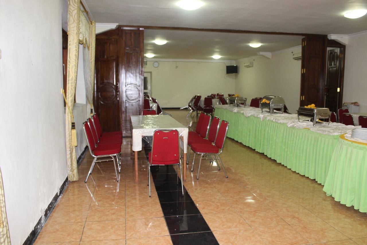 Sinar Bintang Hotel Cepu エクステリア 写真