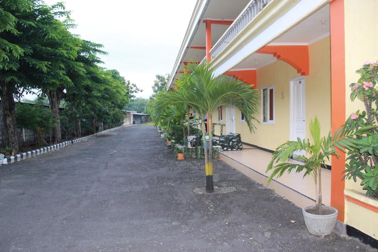 Sinar Bintang Hotel Cepu エクステリア 写真
