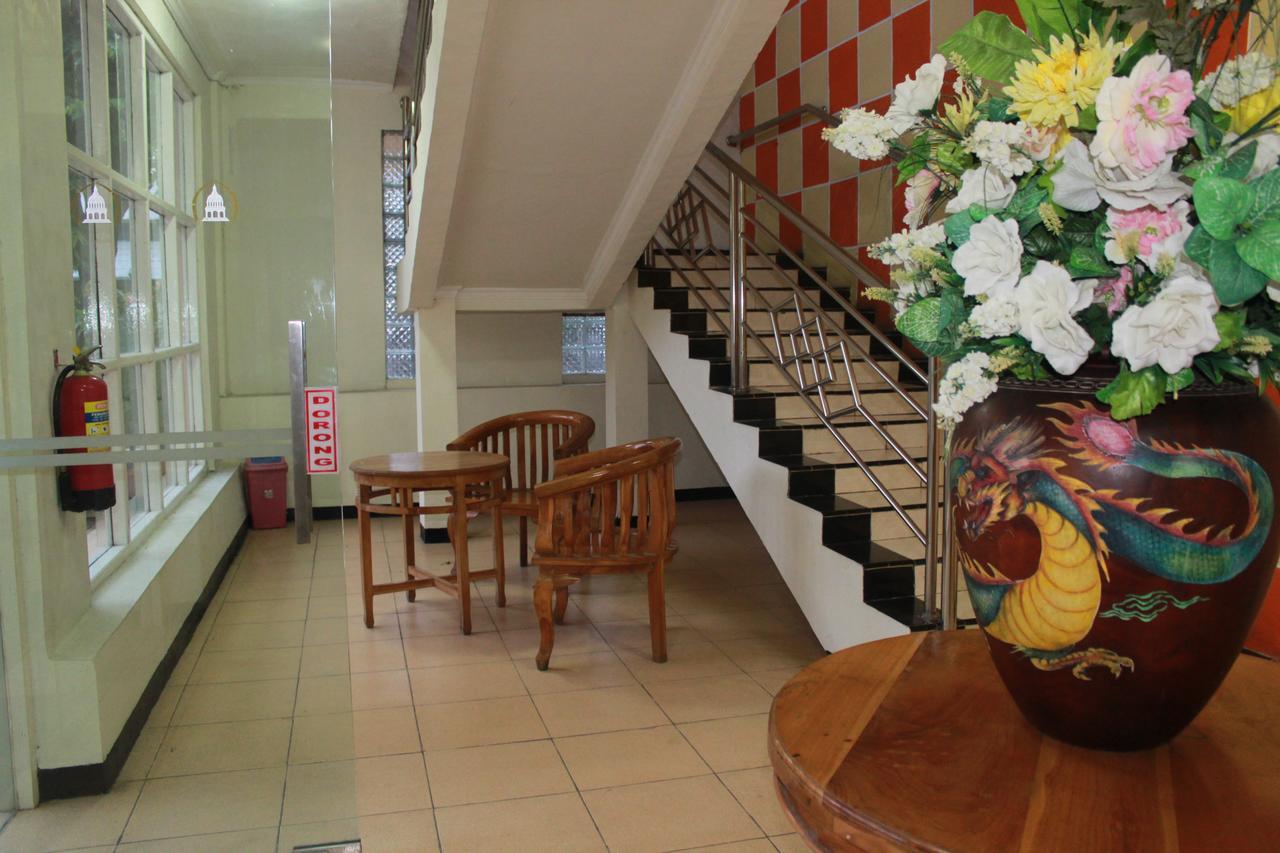 Sinar Bintang Hotel Cepu エクステリア 写真