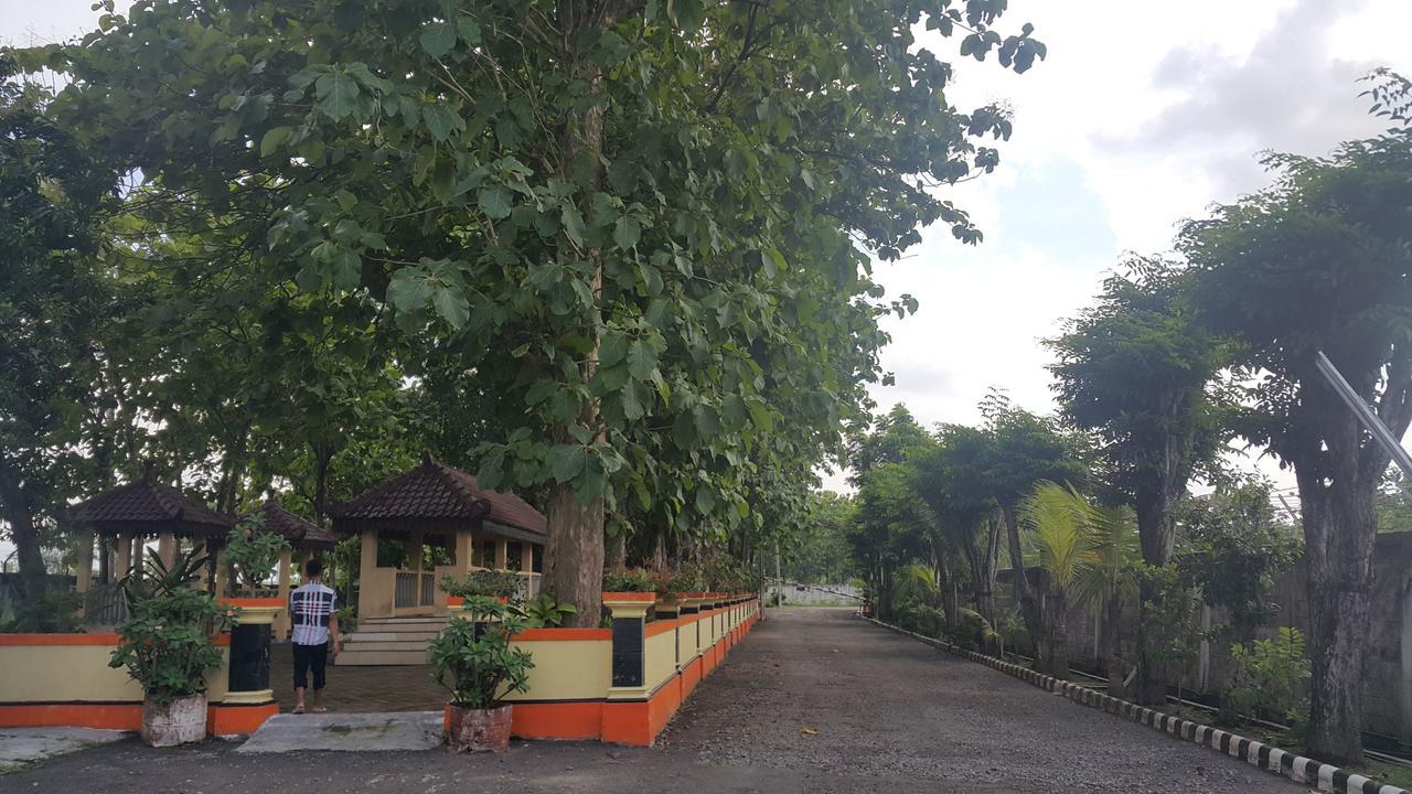 Sinar Bintang Hotel Cepu エクステリア 写真