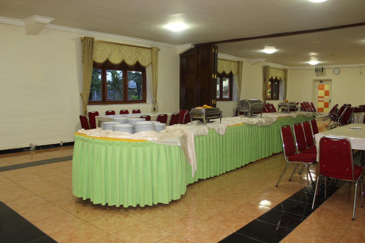 Sinar Bintang Hotel Cepu エクステリア 写真